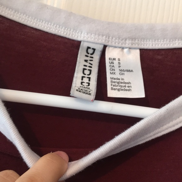 A burgundy baseball tee - Picture 2 of 3